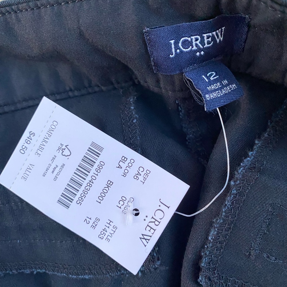 J Crew 5” black shorts - Picture 4 of 4